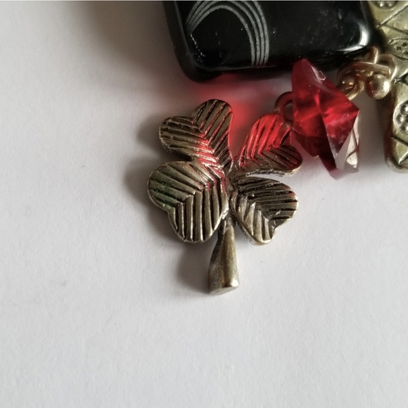 Handmade bracelet black silver red bead beaded shamrock 4 leaf clover - Picture 10 of 14